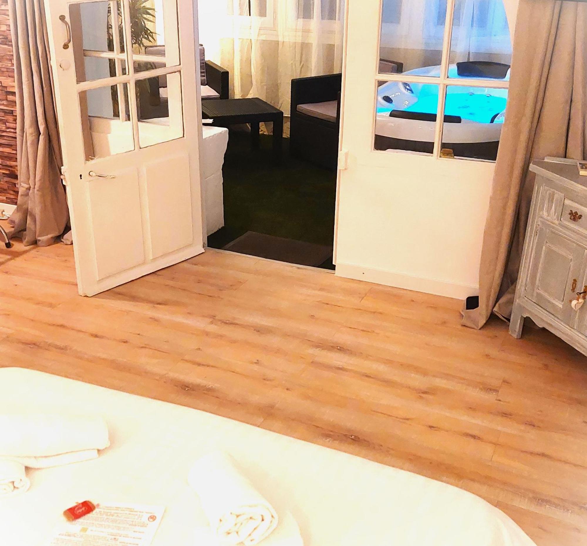 Hotel Les Jardins De Bormes, Sauna & Jacuzzi Pokój zdjęcie