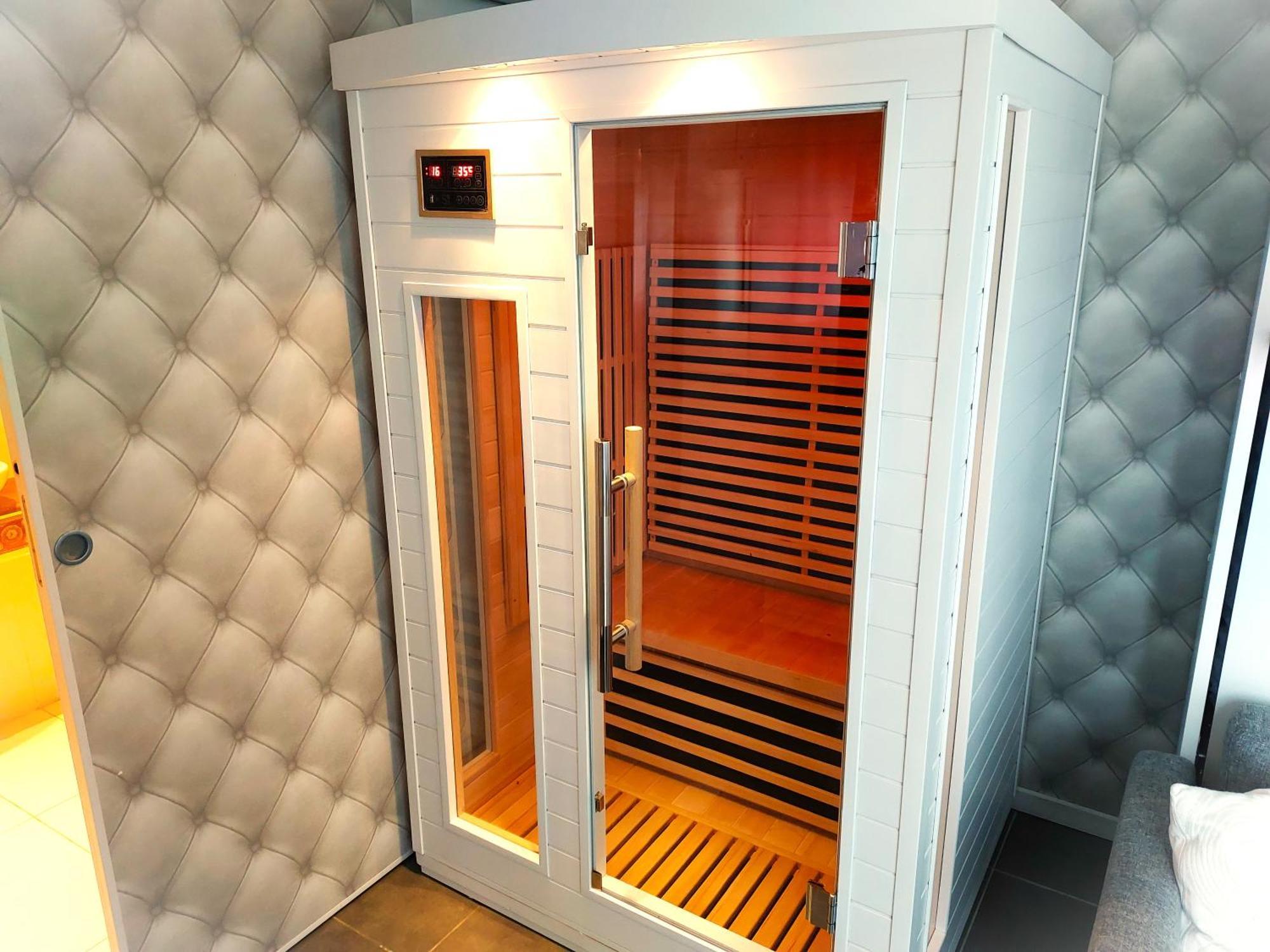 Hotel Les Jardins De Bormes, Sauna & Jacuzzi Zewnętrze zdjęcie